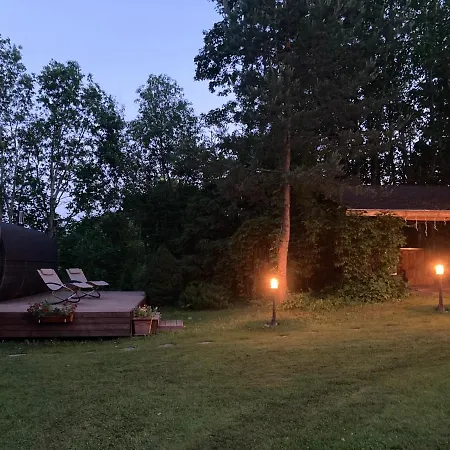 Pikkjaerve Puhkemaja * Tilsi