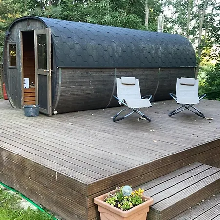 Semesterbostad Pikkjaerve Puhkemaja